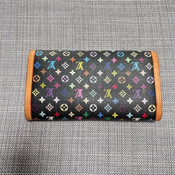 LOUIS VUITTON Monogram Multicolor
Wallet Murakami - Picture 2 of 11